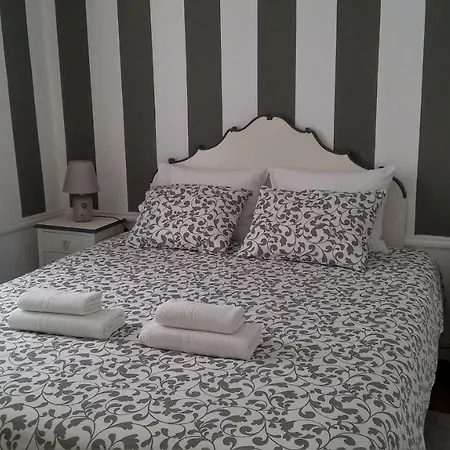 Chalet Vila Maria * 에수투릴